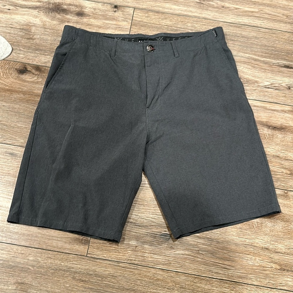 Buckle Veece Shorts Size 34